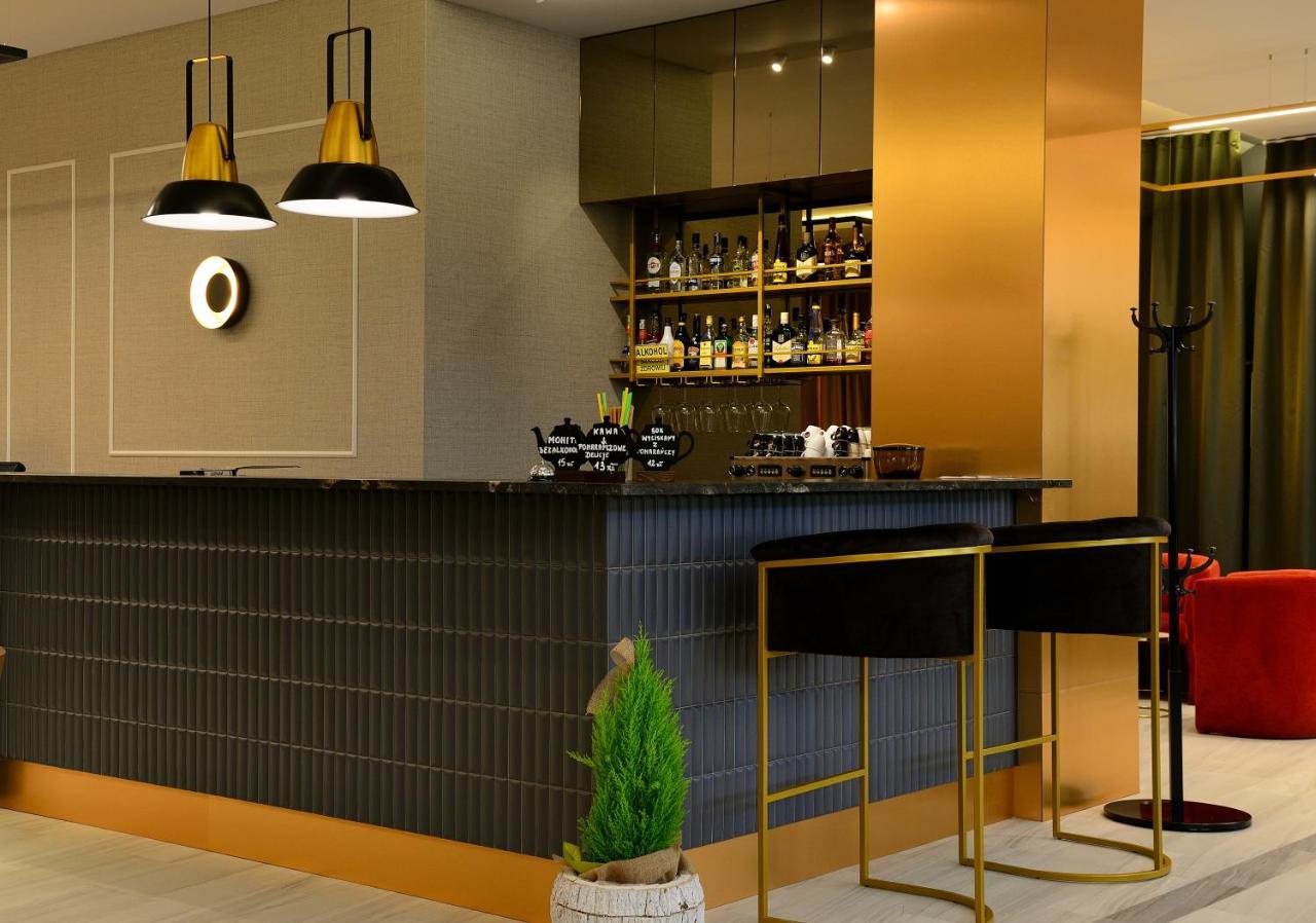 Quest Hotel - Dawniej Hotel Planeta ブジェスコ エクステリア 写真