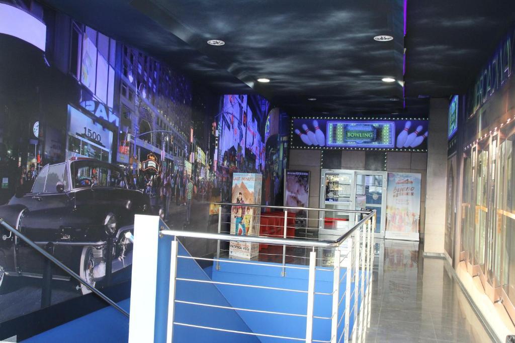Quest Hotel - Dawniej Hotel Planeta ブジェスコ エクステリア 写真