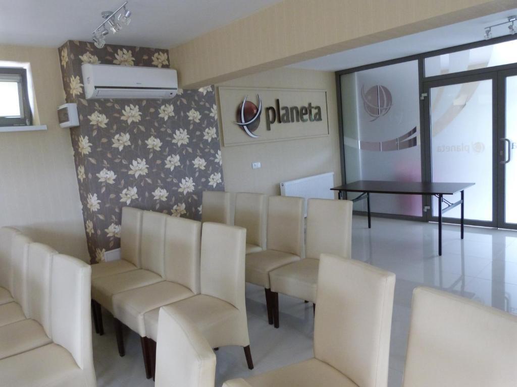 Quest Hotel - Dawniej Hotel Planeta ブジェスコ エクステリア 写真