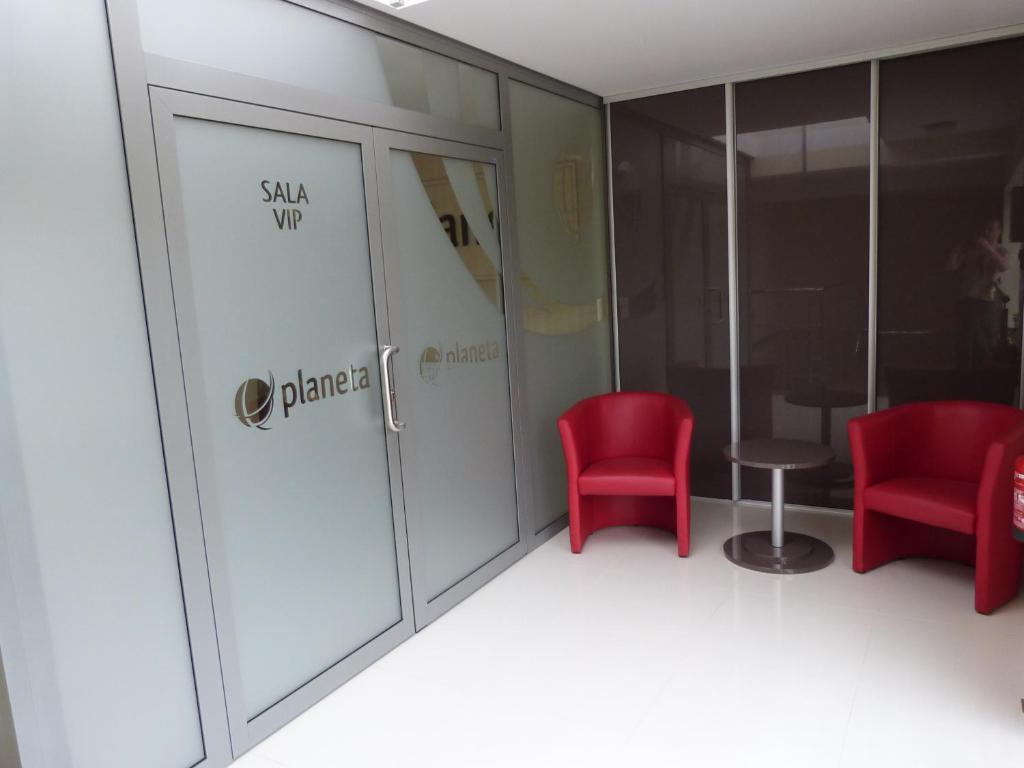 Quest Hotel - Dawniej Hotel Planeta ブジェスコ エクステリア 写真